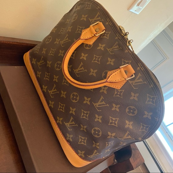 Louis Vuitton Handbags - Louis Vuitton Alma PM (new vachetta)🌟1HR price drop🌟